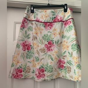 Beautiful floral Laura Scott women’s skirt size 14